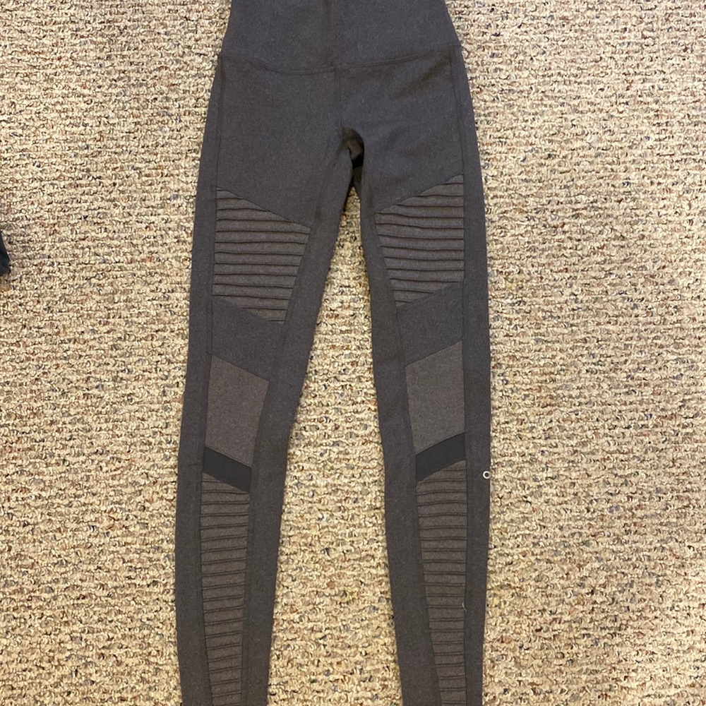 Alo Leggings